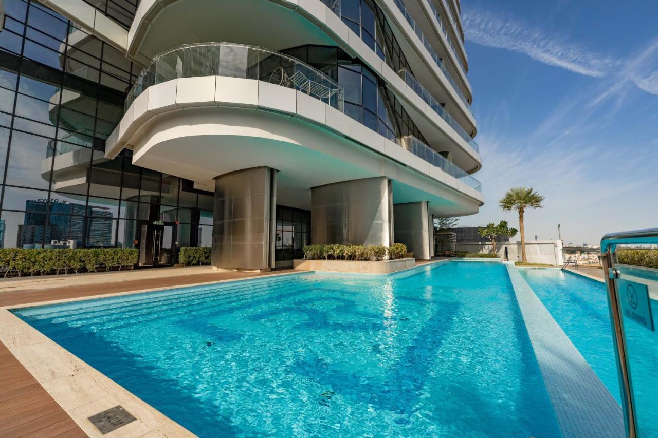 Fam Living - Rp Heights - 3 Mins Walk To Burj Khalifa & Dubai Mall Downtown دبي المظهر الخارجي الصورة
