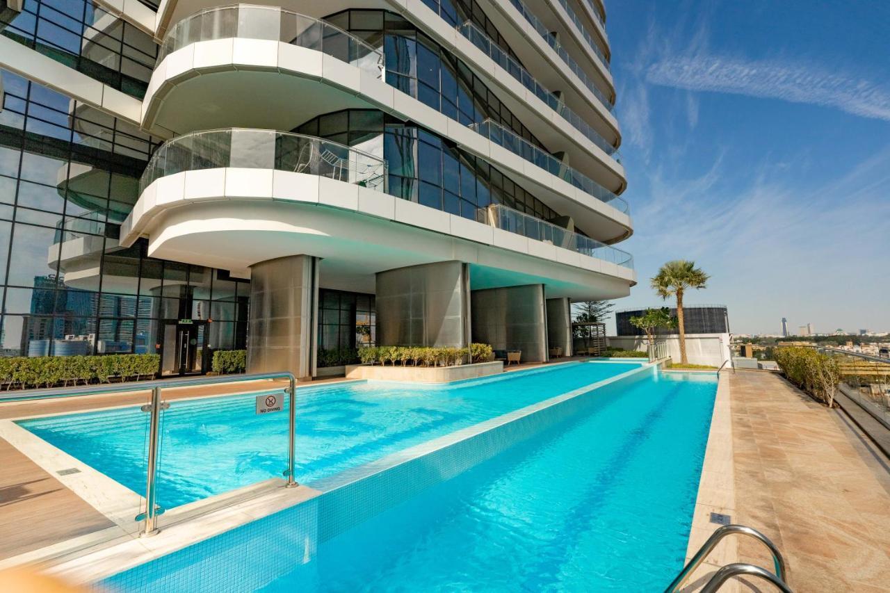 Fam Living - Rp Heights - 3 Mins Walk To Burj Khalifa & Dubai Mall Downtown دبي المظهر الخارجي الصورة