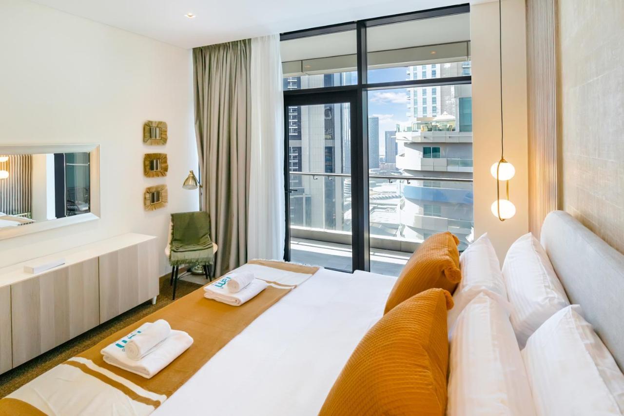Fam Living - Rp Heights - 3 Mins Walk To Burj Khalifa & Dubai Mall Downtown دبي المظهر الخارجي الصورة