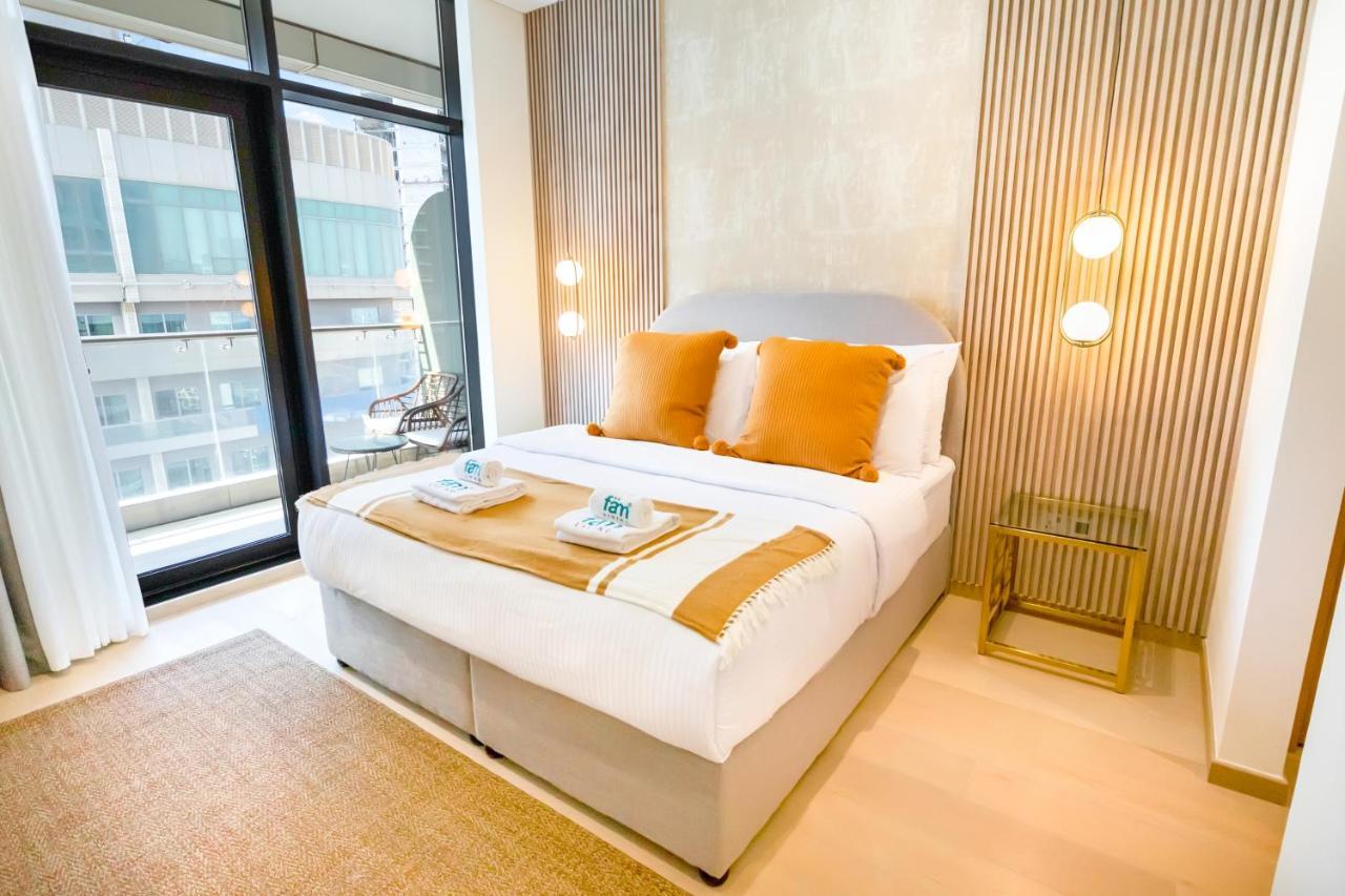 Fam Living - Rp Heights - 3 Mins Walk To Burj Khalifa & Dubai Mall Downtown دبي المظهر الخارجي الصورة