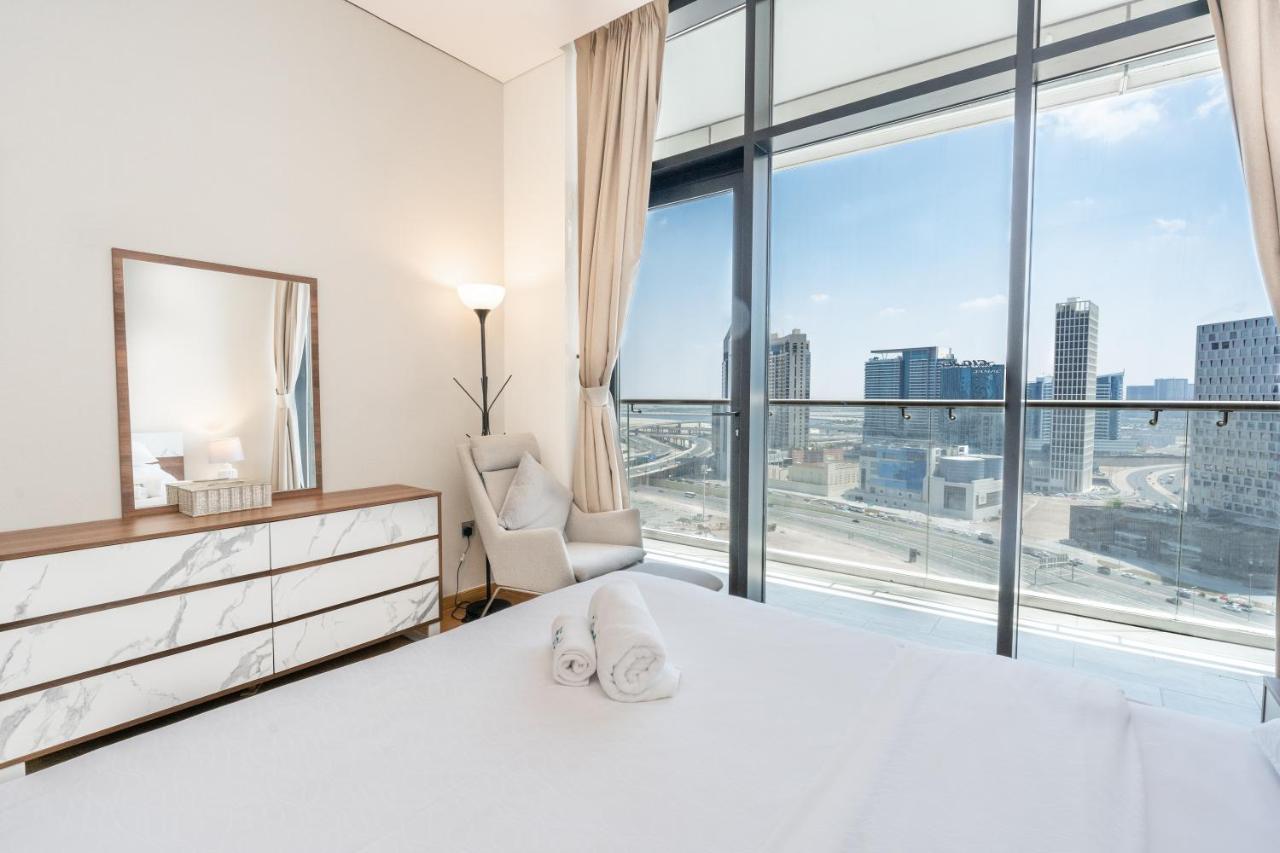 Fam Living - Rp Heights - 3 Mins Walk To Burj Khalifa & Dubai Mall Downtown دبي المظهر الخارجي الصورة