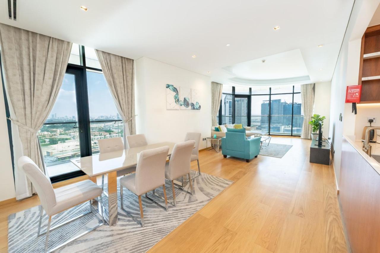 Fam Living - Rp Heights - 3 Mins Walk To Burj Khalifa & Dubai Mall Downtown دبي المظهر الخارجي الصورة