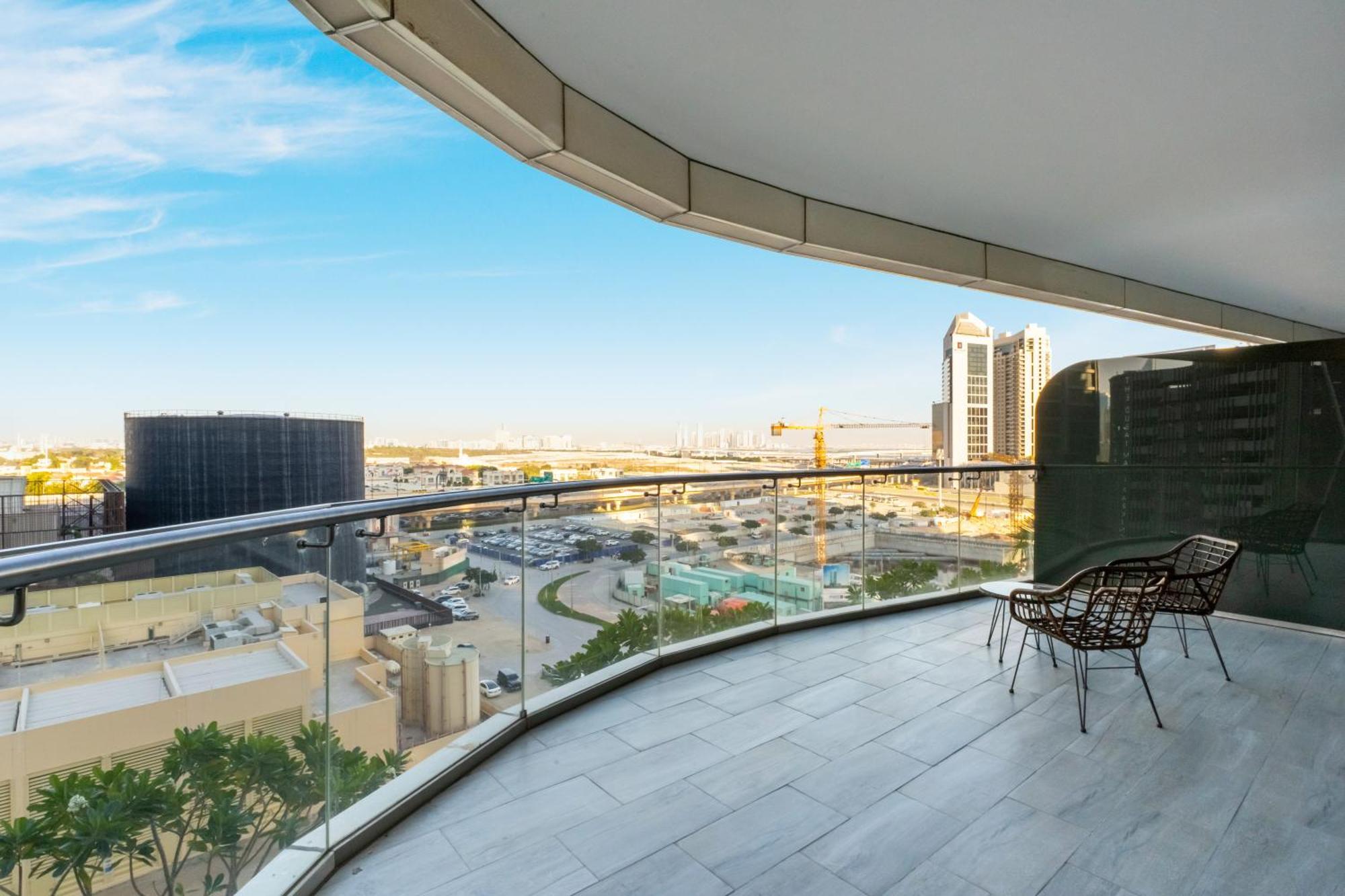 Fam Living - Rp Heights - 3 Mins Walk To Burj Khalifa & Dubai Mall Downtown دبي المظهر الخارجي الصورة