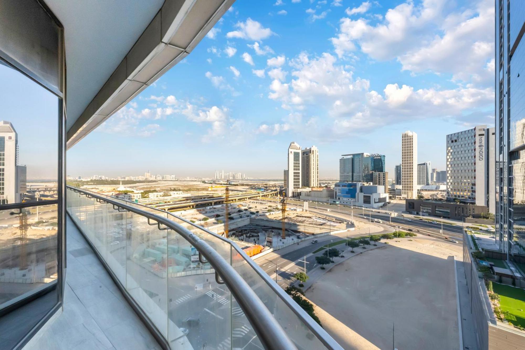 Fam Living - Rp Heights - 3 Mins Walk To Burj Khalifa & Dubai Mall Downtown دبي المظهر الخارجي الصورة
