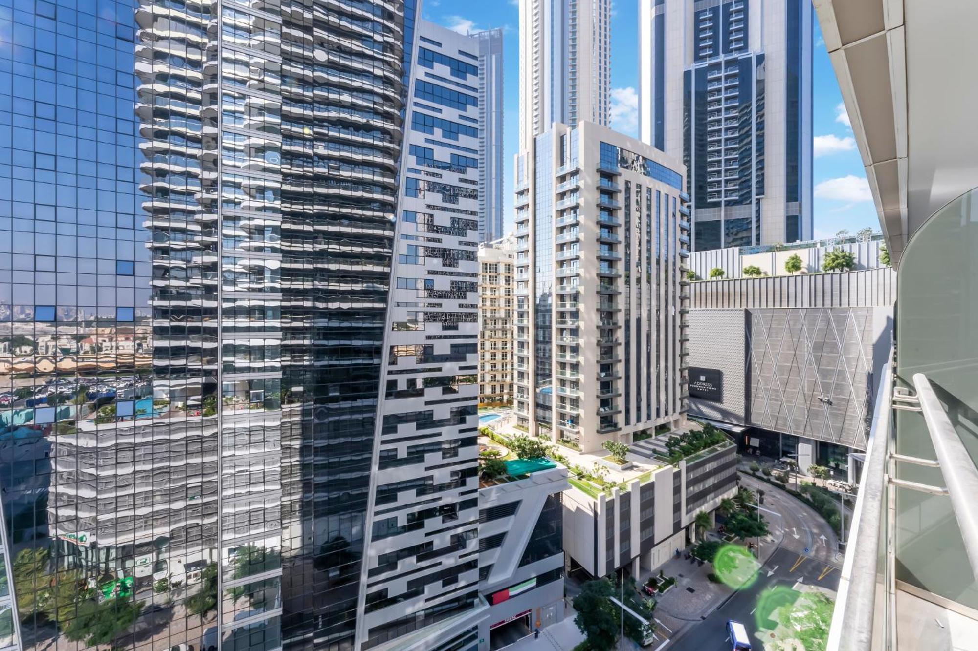 Fam Living - Rp Heights - 3 Mins Walk To Burj Khalifa & Dubai Mall Downtown دبي المظهر الخارجي الصورة